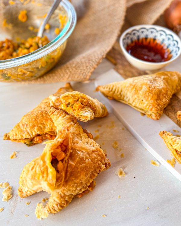 Popcorny - Cheesy Chicken Curry Puff
